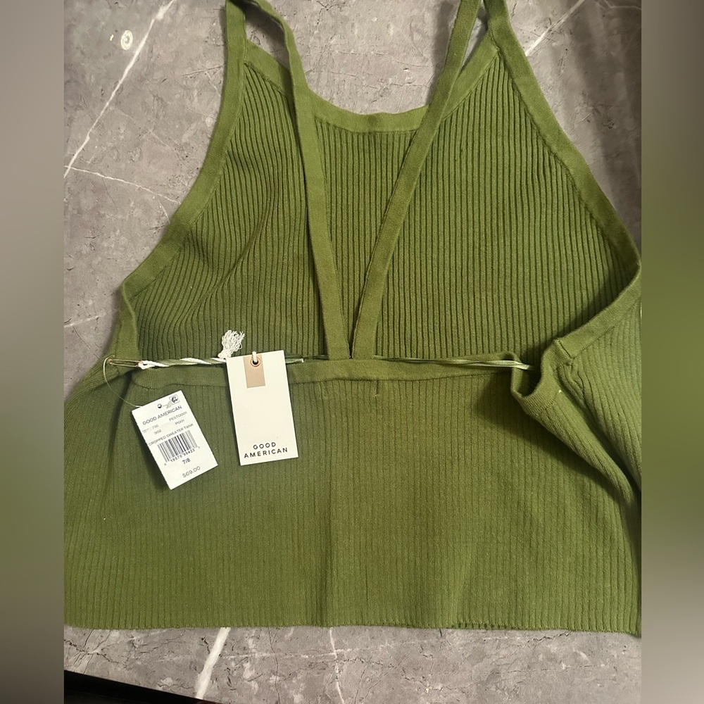 Good american green knit crop top size 7/8 with tags